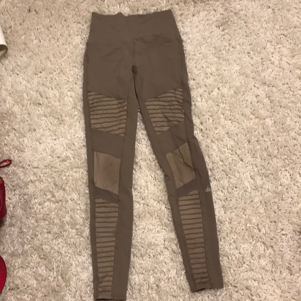 ALO leggings
